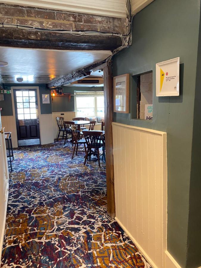 The Red Lion Hotel Cricklade Exterior photo