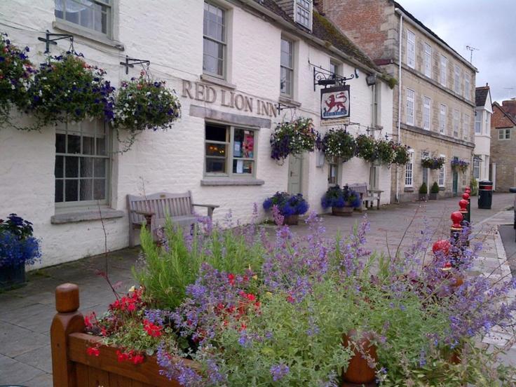 The Red Lion Hotel Cricklade Exterior photo